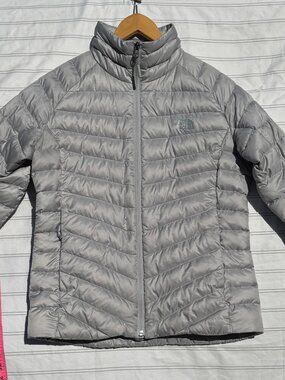 The North Face Women's Tonnerro 700-Fill Down Jacket Small